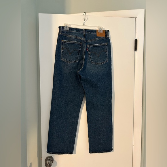 Levi's Button-fly Ribcage Straight Ankle Jeans - Picture 2 of 5
